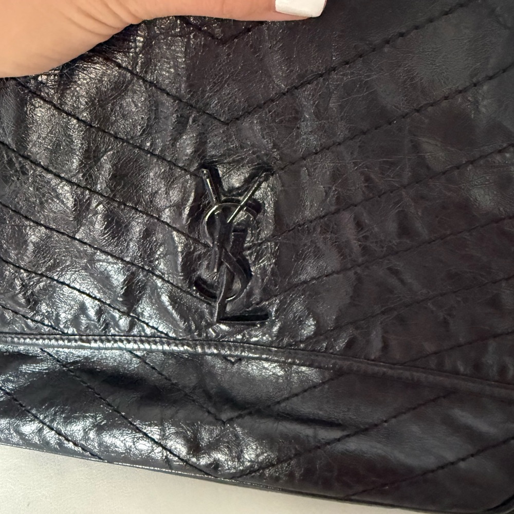 Yves Saint Laurent Niki medium flap in crinkled leather - Picture 8 of 12